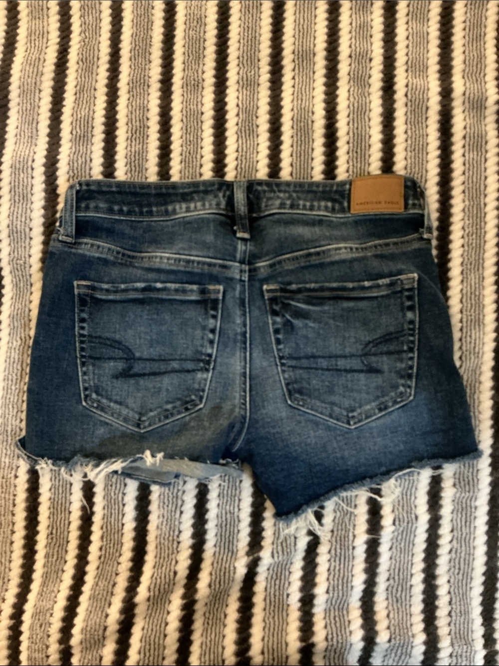 American Eagle Outfitters Indigo Blue Distressed Denim Shorts - Picture 2 of 2
